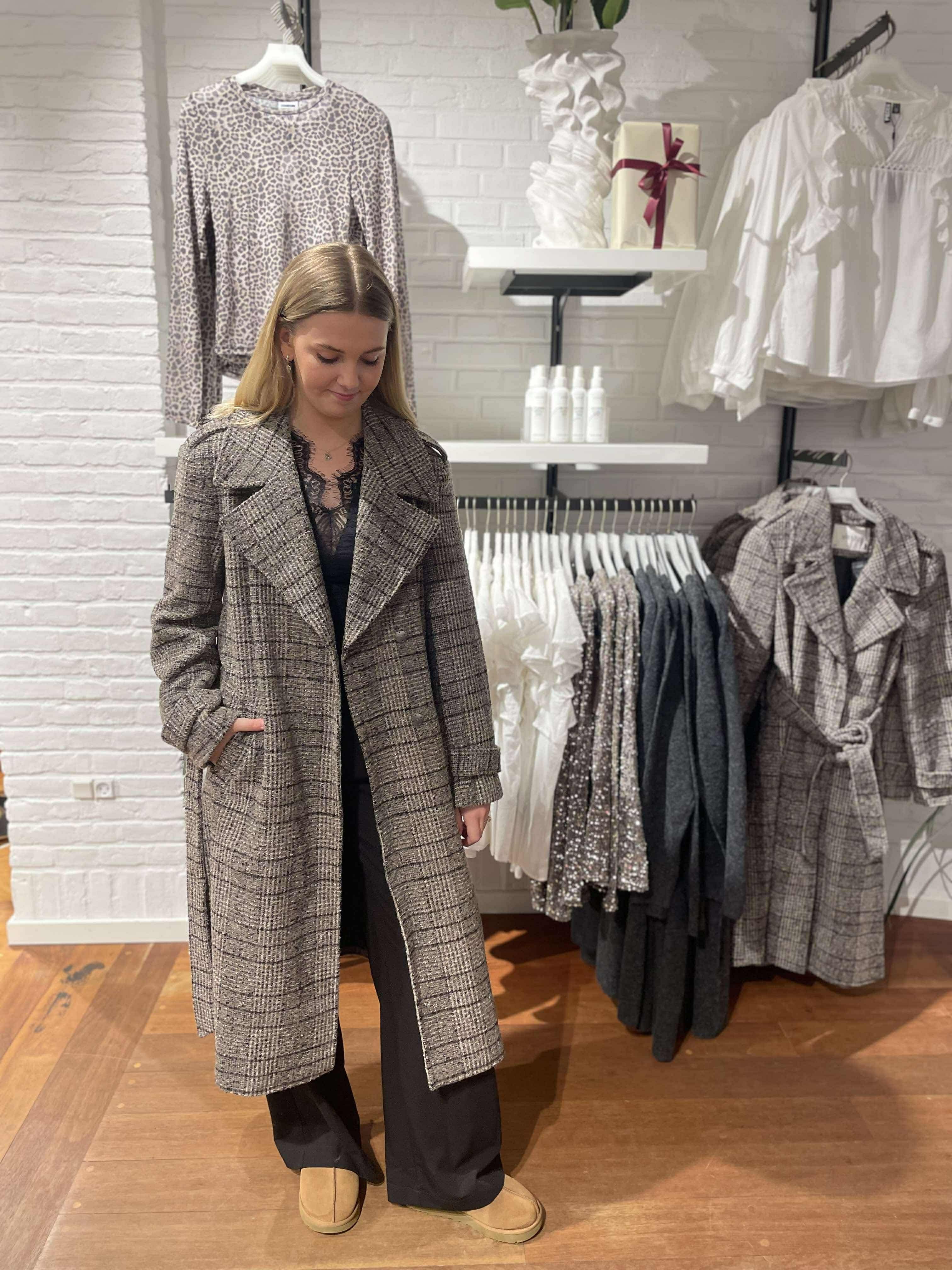 VMMARTA Coat - Black